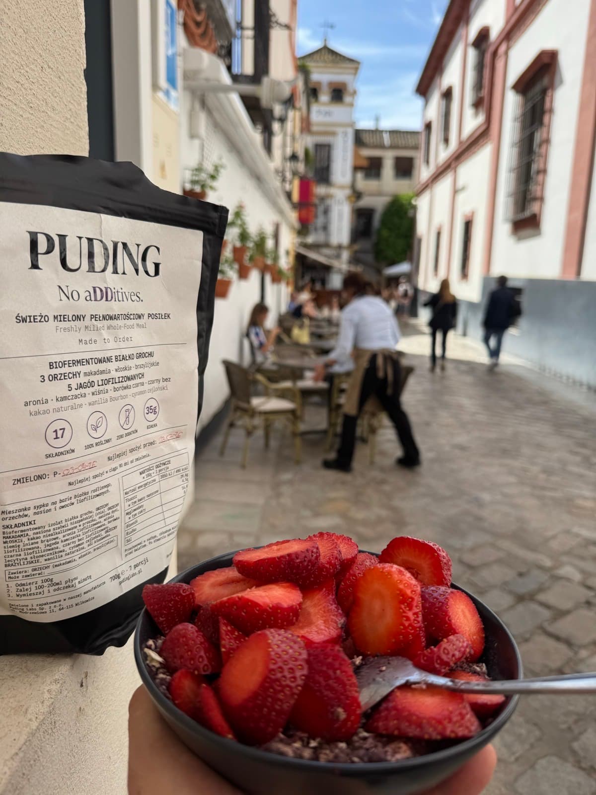 PUDING - paczka 700 g z miską truskawek w Sewilli